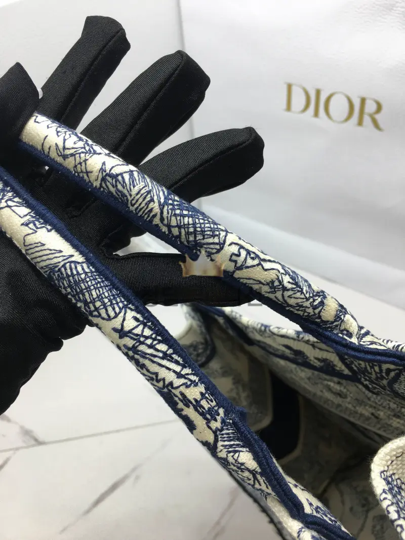 7e77ac576674c02ef94656b5813decf2_1750308706_2449.jpg
