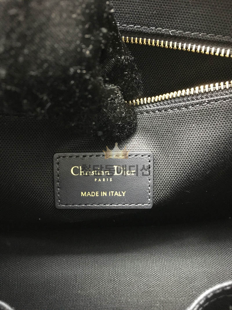 0c93563853759917028d3e01837d284e_1768964964_5594.jpg