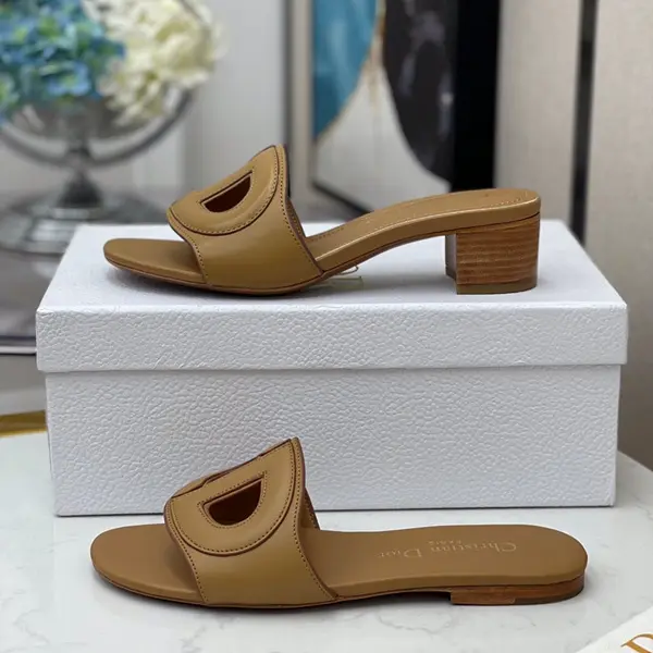 디올 디 클럽 뮬 슬리퍼(0.5cm/4cm)