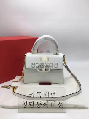 발렌티노 가라바니 브이슬링백 (하이엔드급)