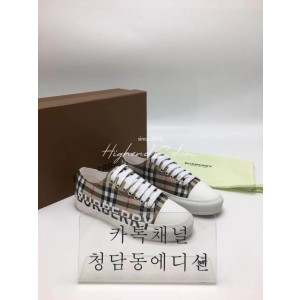버버리 체크 로고 스니커즈 (남녀공용)