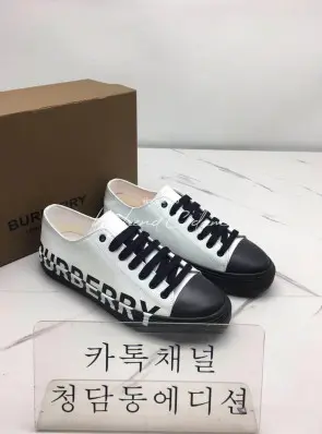 버버리 로고 스니커즈 (남녀공용)