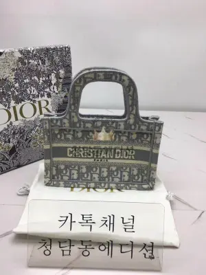 [정품동일가죽] 디올 북토트백 미니 최고퀄