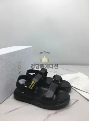 디올 샌들