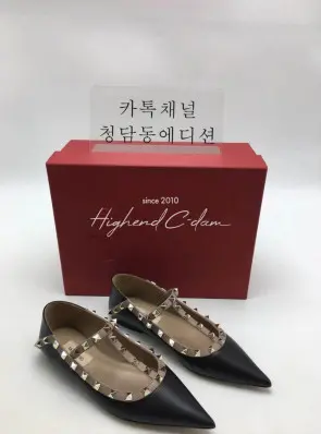 발렌티노 락스터드 플랫슈즈