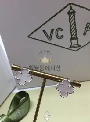 반클 알함브라 빈티지 이어링 귀걸이 (컬러 오펄(화이트))