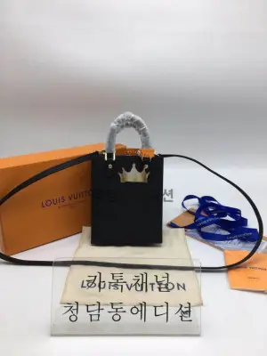 루이비통 쁘띠 삭 플라 미니백 (ZP동일가죽)