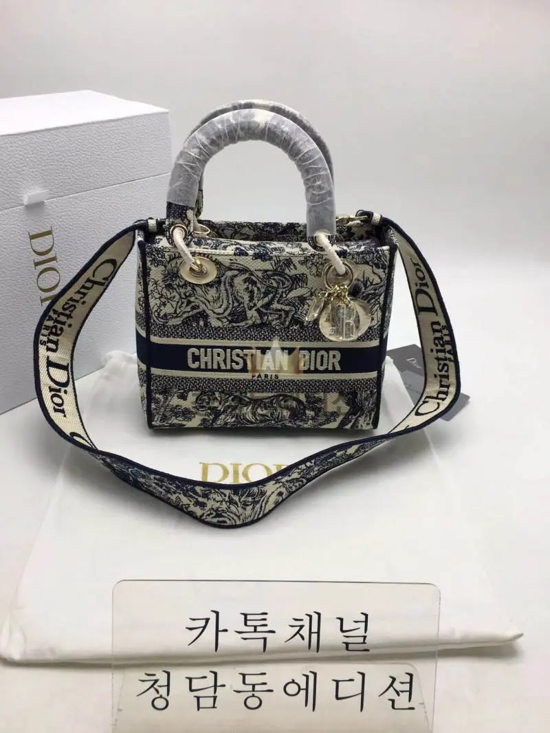 [정품동일가죽] 디올 레이디 D-Lite 백 미디움 최고퀄