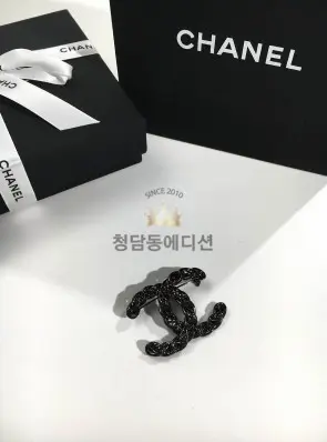 샤넬 브로치