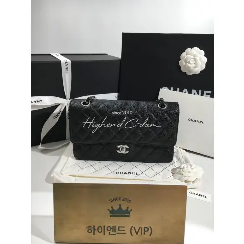 샤넬 클래식 캐비어 / 램스킨 미디움 25.5cm 은장 (하이엔드급)