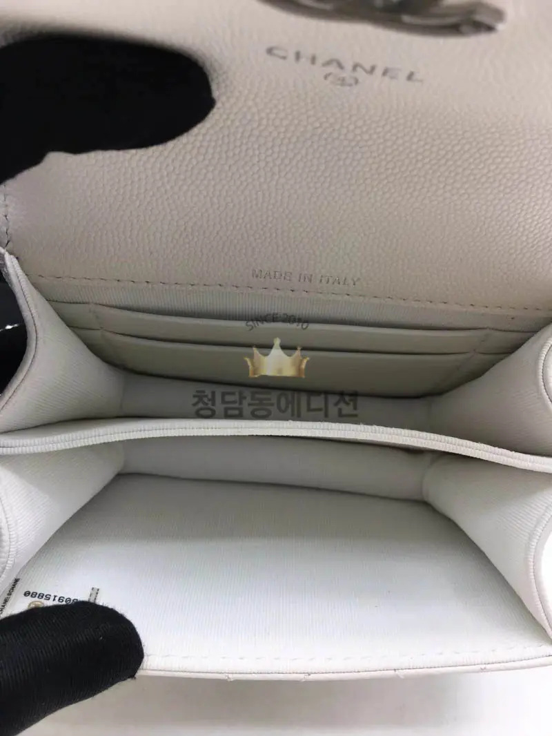 샤넬 22ss 탑핸들 코코 레터링 체인백 캐비어스킨 은장