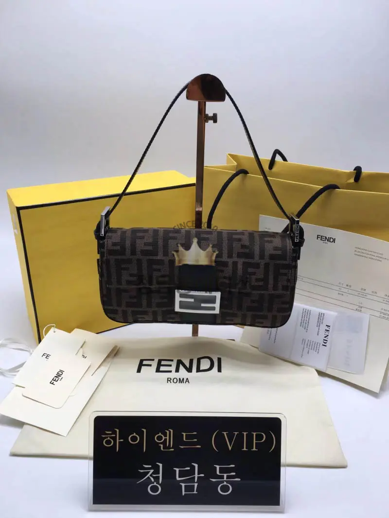 펜디 패브릭 바게트 백