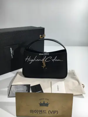 생로랑 모노그램 호보백 657228 (하이엔드급)
