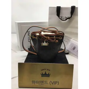 셀린느 미니 트리오페 버킷백 (하이엔드급)
