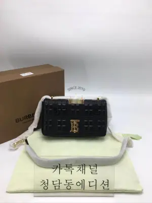 버버리 롤라백 스몰 램스킨 (하이엔드급)