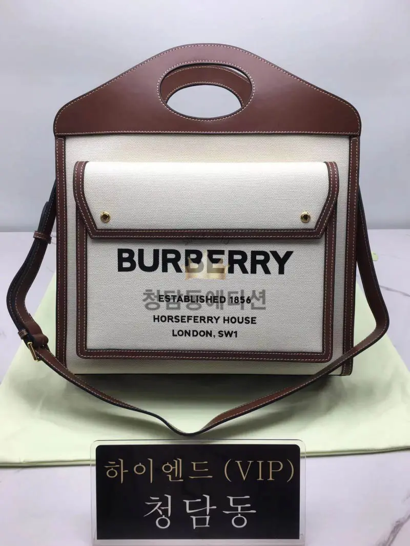 버버리 트라이톤 코튼 캔버스 레더 포켓백 미디움 (하이엔드급)