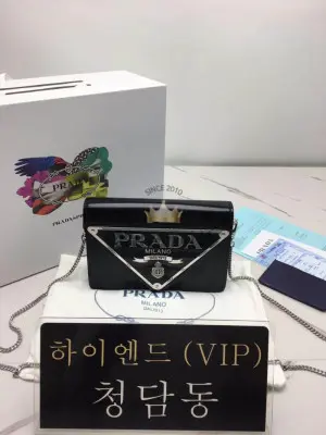 프라다 체인 크로스 미니백 (하이엔드급)