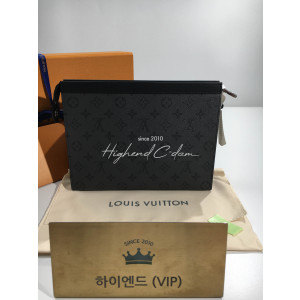 루이비통 모노그램 포쉐트 보야주 클러치 MM M69535