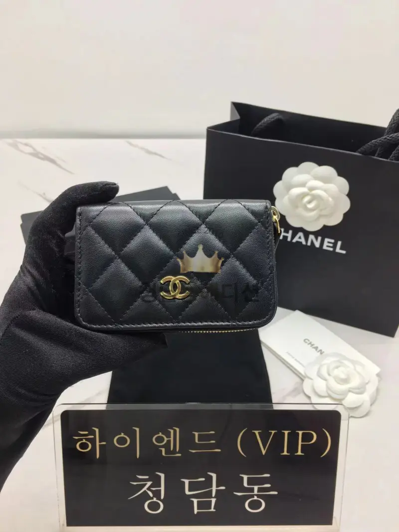 샤넬 클래식 램스킨 지퍼 카드지갑 금장