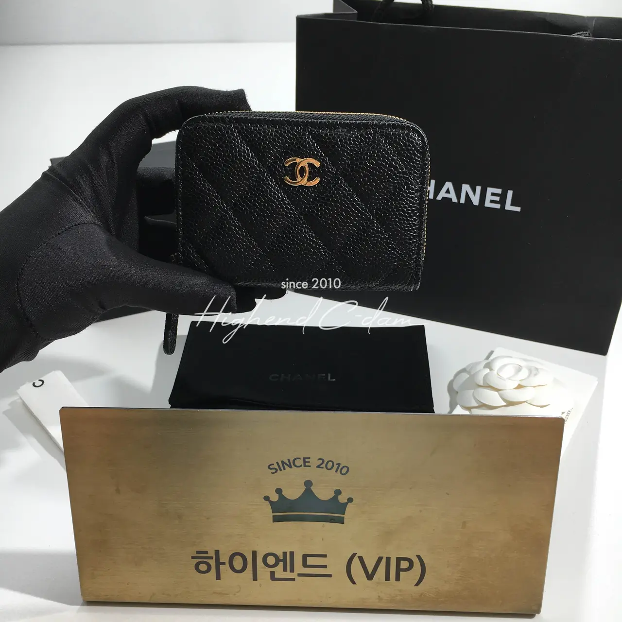 샤넬 클래식 캐비어 지퍼 카드지갑 금장
