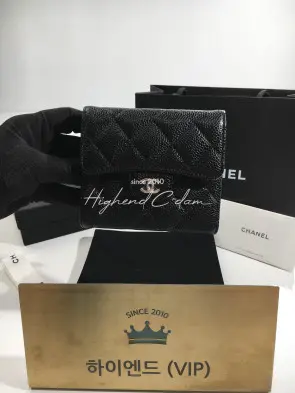 샤넬 클래식 캐비어 플랩 지갑 은장