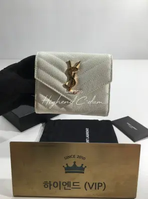 생로랑 모노그램 쉐브론 3단 반지갑 403943