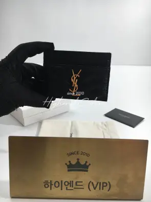생로랑 모노그램 퀼팅 카드홀더 423291