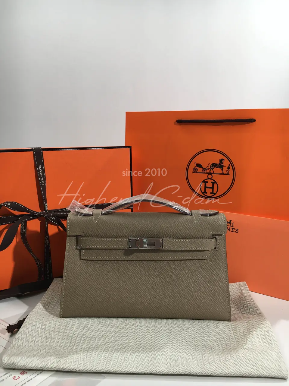 에르메스 켈리 포쉐트 22cm 반수공 (컬러 컬러 그리스 아스팔트)