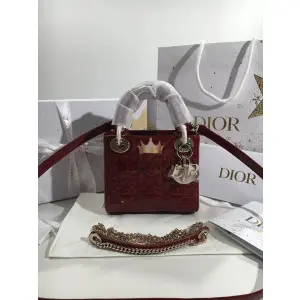 디올 레이디백 17cm (버클색상 금장) 페이던트