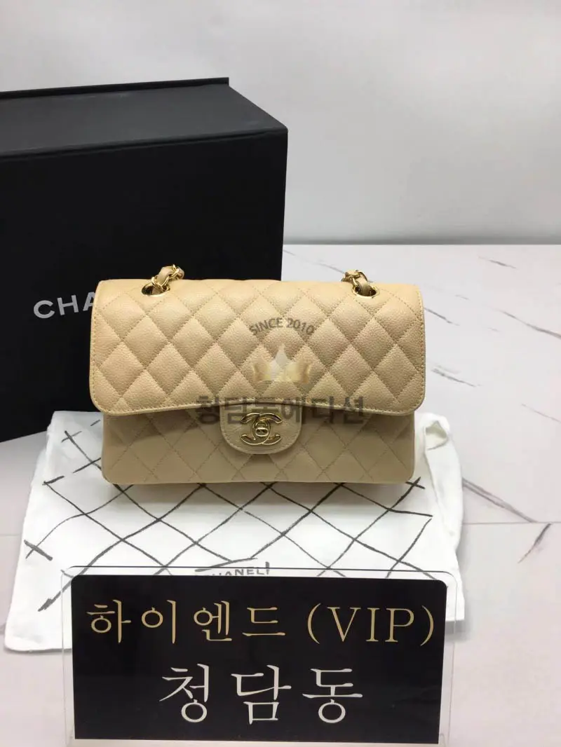 샤넬 클래식백 캐비어스킨 금장 스몰 23cm