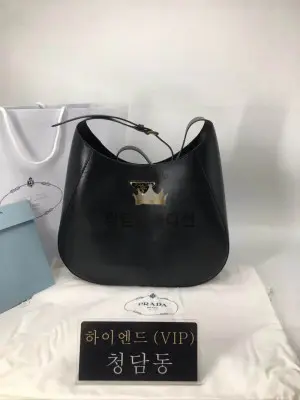 프라다 22FW 오버사이즈 클레오 숄더백 (하이엔드급)
