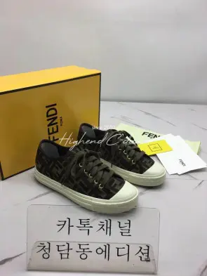 펜디 스니커즈