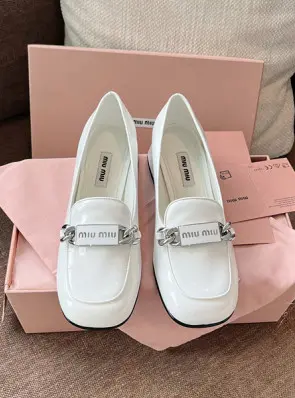 미우미우 22로퍼
