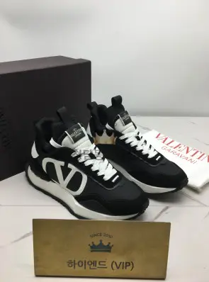 발렌티노 vltn 가라바니 스니커즈 (남성용)