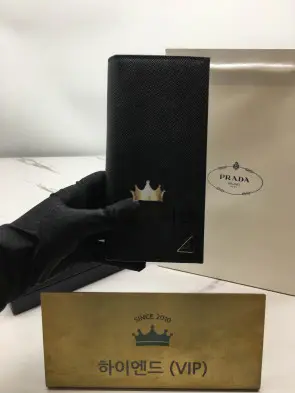 프라다 사피아노 장지갑 2M0836