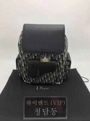 디올 22FW 익스플로어 백팩