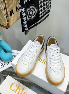 끌로에 스니커즈