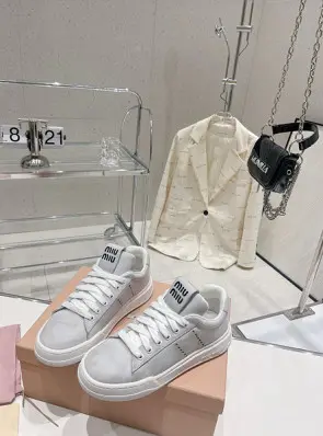 미우미우 스니커즈