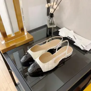샤넬 22A 투톤 퀼팅 슬링백 앞코 유광