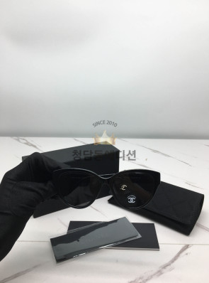 샤넬 하트 선글라스