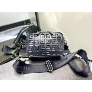 지방시 GIVENCHY 카메라백