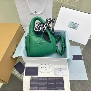 프라다 스몰 패딩 소프트 나파가죽 백 1BA359