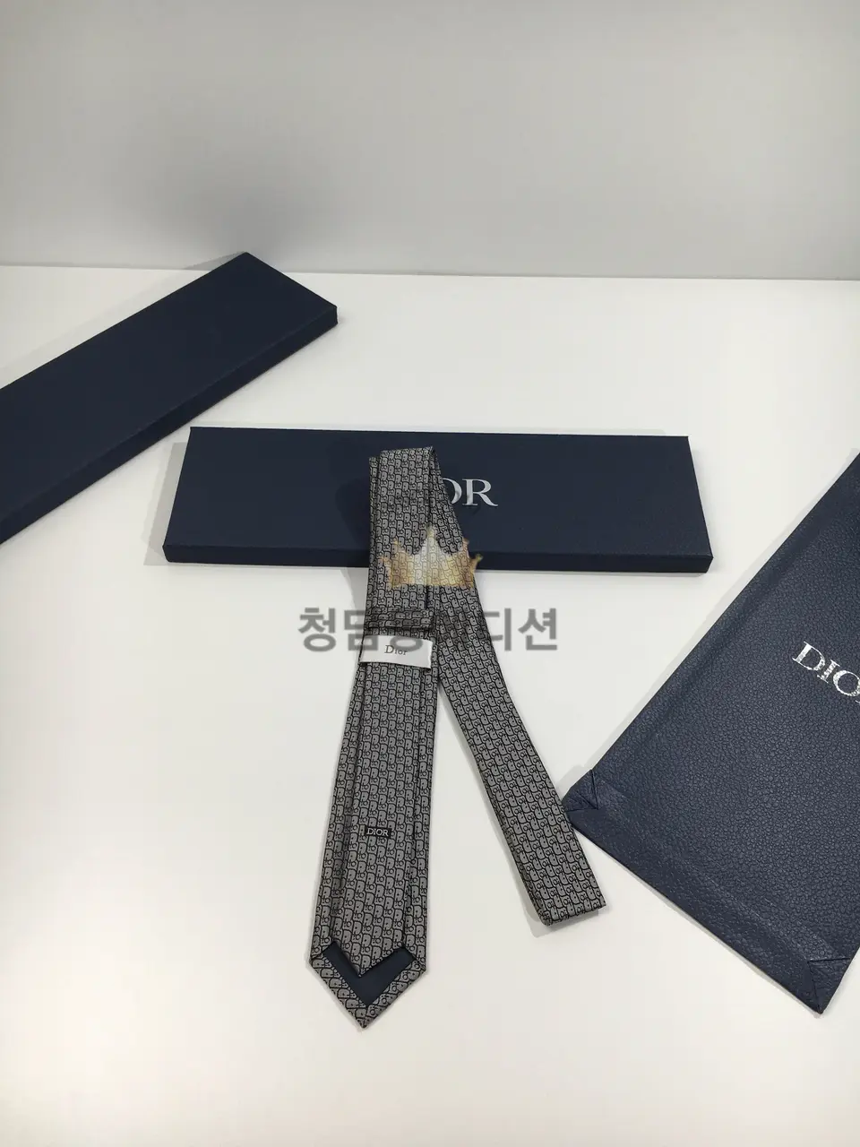 디올 넥타이