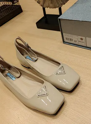 프라다 메리제인