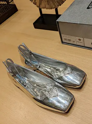 프라다 메리제인