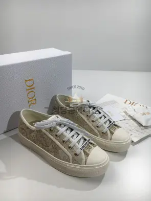 디올 스니커즈
