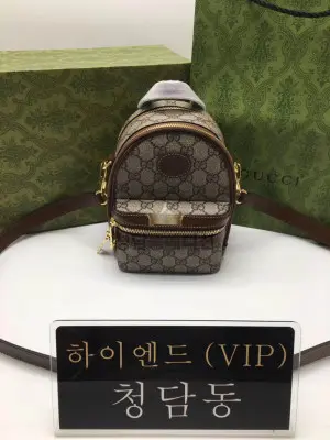구찌 인터로킹 G 멀티펑션 미니백 725654