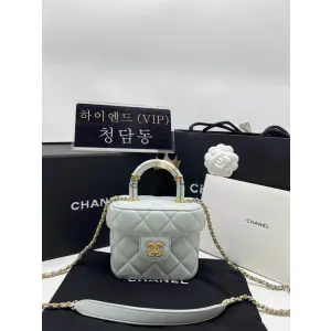 샤넬 23SS 스몰 코스메틱 케이스 AS3973