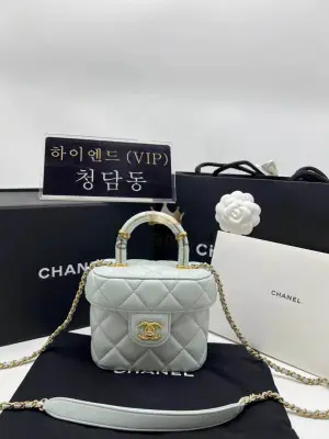 샤넬 23SS 스몰 코스메틱 케이스 AS3973