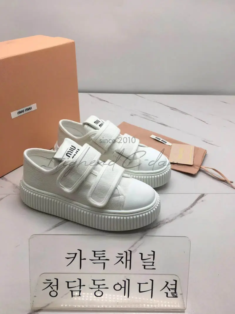 미우미우 스니커즈